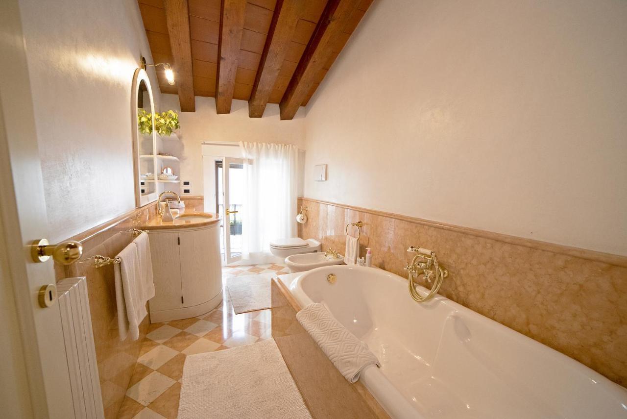 Mini Suite Deluxe Isola Di Mezzo Treviso Luaran gambar